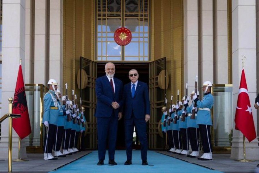 Rama pritet nga Erdogani në Pallatin Presidencial në Ankara