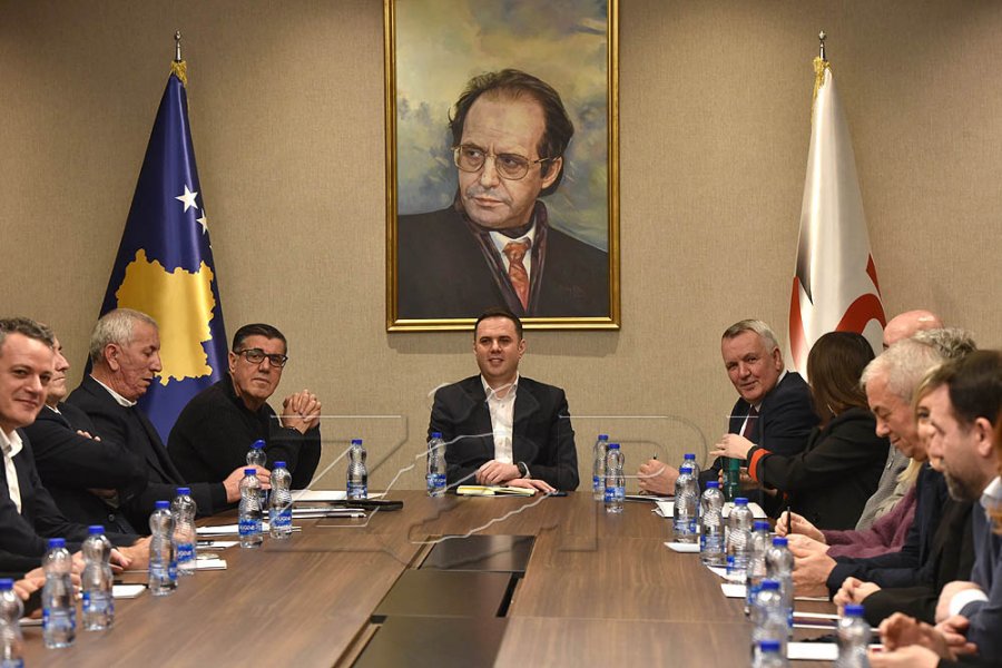 perplasje-brenda-ldk-se-te-pakenaqurit-cojne-ne-kuvend-nismen-per-rrezimin-e-abdixhikut