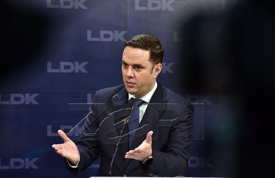 Abdixhiku: Nuk është deponuar asnjë nënshkrim për shkarkimin tim, nuk e mendoj dorëheqjen