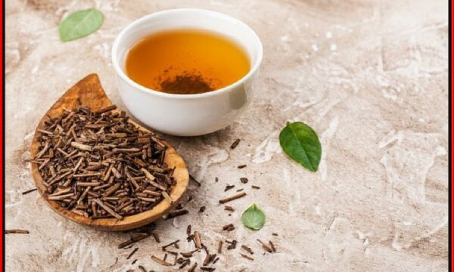 hojicha-caji-japonez-qe-po-sfidon-matchan-pse-po-behet-pija-e-re-e-preferuar-per-mireqenie