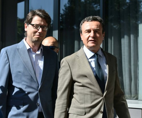 Kurti mbërrin në Kuvend për takimin me Hamzën