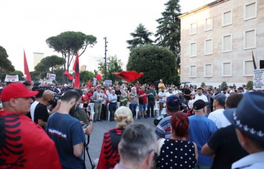 Qytetarët në protestën e 41 të  ripërsërisin pesë kërkesat kryesore