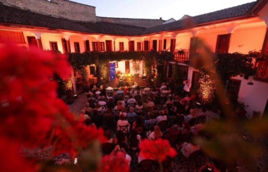 Nis  MIK Festival  edicioni i 9 të u hap me koncert jazz nga Morina Trio