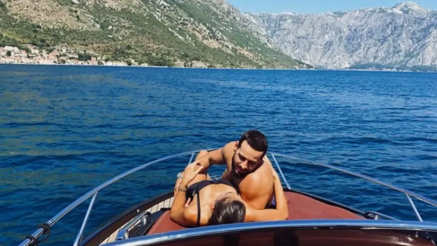 Momente romantike mes Capital T dhe Adrola Dushit nga pushimet