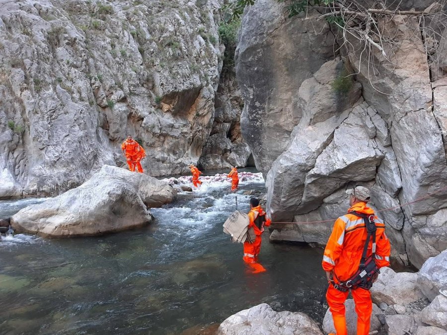 90 forca morën pjesë në operacionin për gjetjen e trupit të Erkin Likës  duke përfshirë edhe ekipet nga Kosova