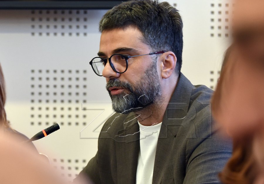 Behrami: Ndërtesa e Qeverisë është okupuar nga një deputet, Kosova në kolaps total
