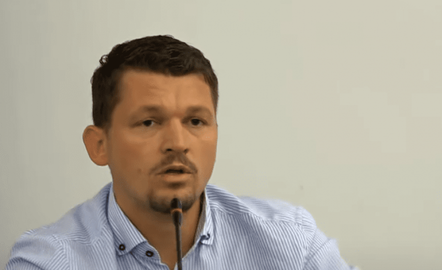 Regjistrimi online në shkollat e mesme të Prishtinës  Elshani tregon si funksionon platforma