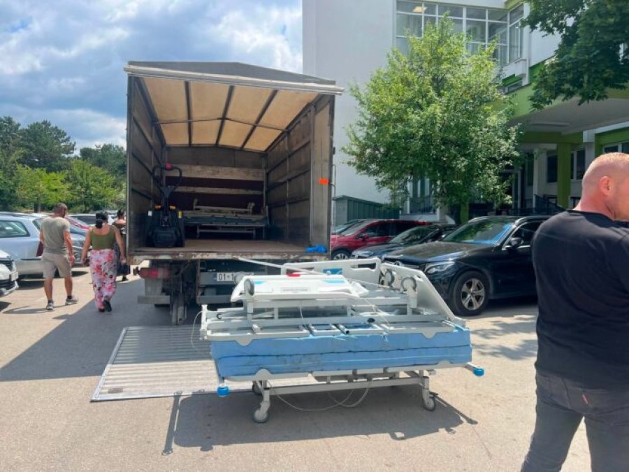 Pas denoncimit  nis largimi i shtretërve të dëmtuar e të njollosur nga Pediatria në QKUK