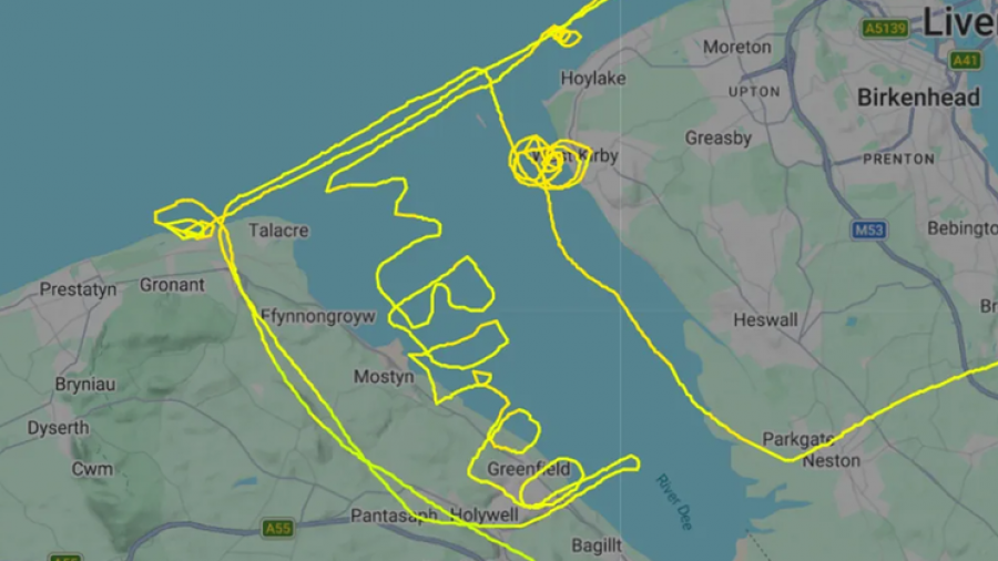 ne-fluturimin-dyoresh-me-avion-piloti-la-nje-mesazh-te-pazakonte-ne-qiell