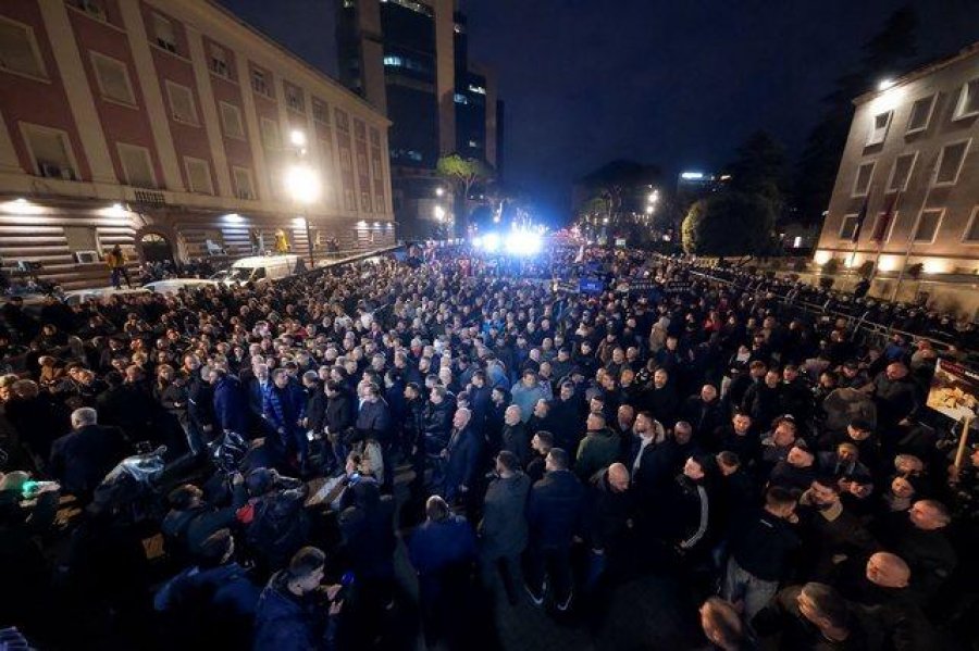 Protesta në Tiranë hyn në ditën e 45 të  kërkohet dorëheqja e qeverisë