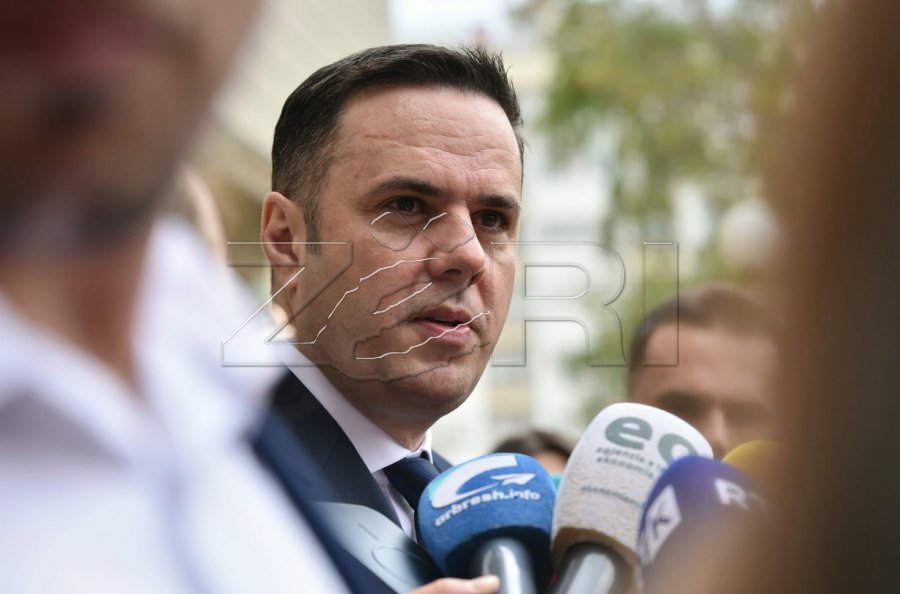 Abdixhiku  Mandati im është vënë në diskutim pas ndërprerjes së bisedimeve me Kurtin