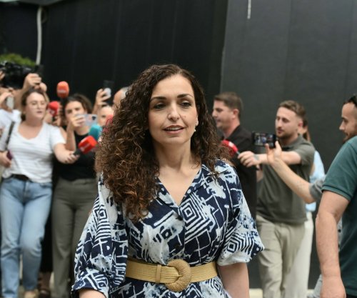 Vjosa Osmani nuk deklarohet pas takimit në LDK, fton gazetarët për kafe