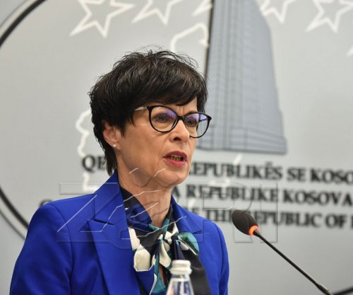 Komisionarja Kos shpreh habi që Paunoviqi vazhdon të jetë ministre
