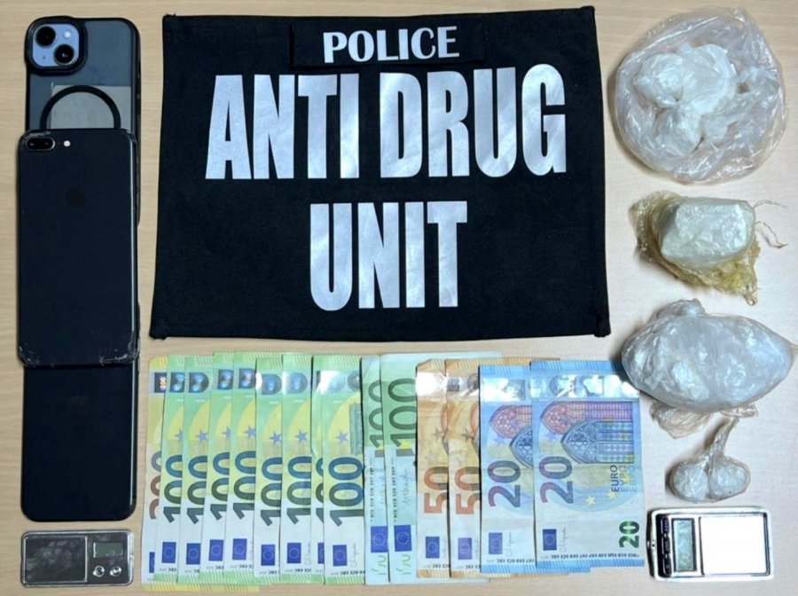 Operacion antidrogë në Prishtinë  arrestohen dy persona  konfiskohen rreth 150 gramë kokainë