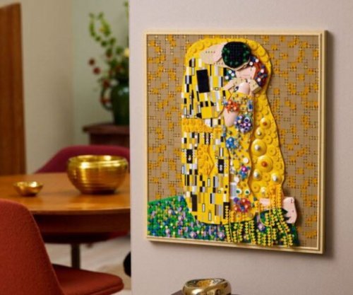LEGO sjell në jetë kryeveprën “The Kiss” të Gustav Klimt me një set prej 4 mijë pjesësh