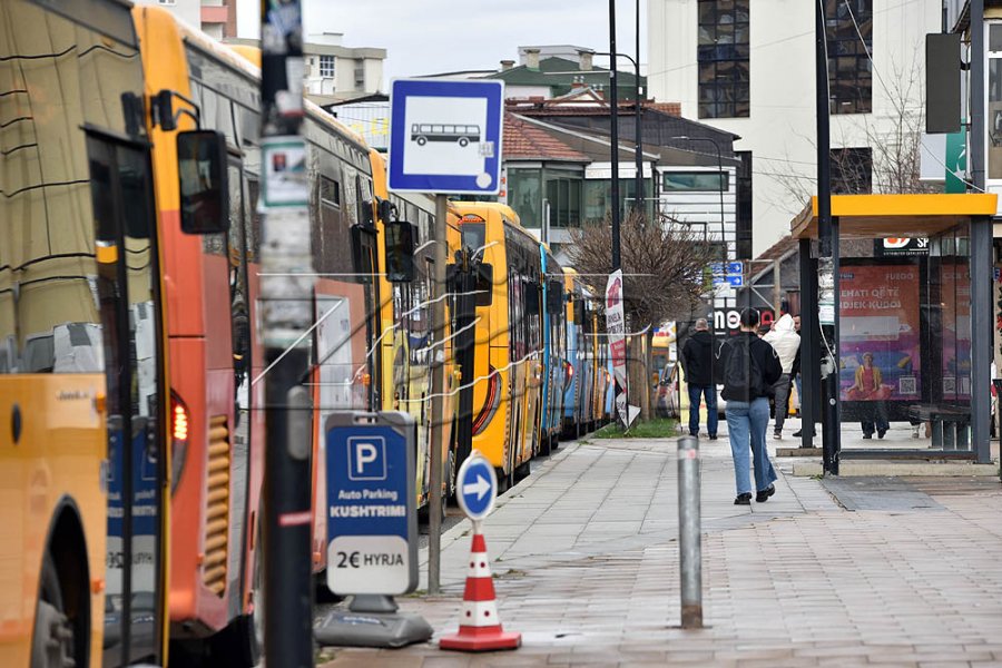 Protesta në Prishtinë, paralajmërohen vonesa në transportin publik