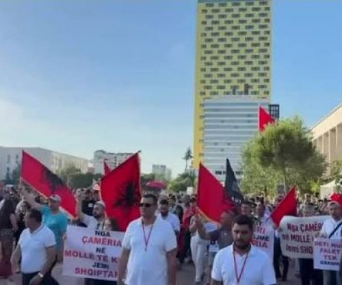 Qytetarët në ditën e 49-të të protestës kundër investimit në Zvërnec