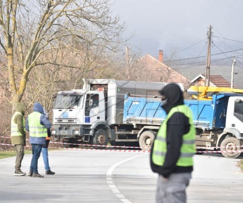 Dështon të mbahet seanca fillestare për barrikadat në veri