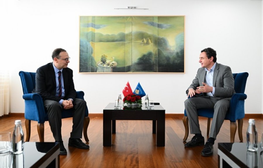 Kurti priti në takim lamtumirës ambasadorin e Turqisë  Angili