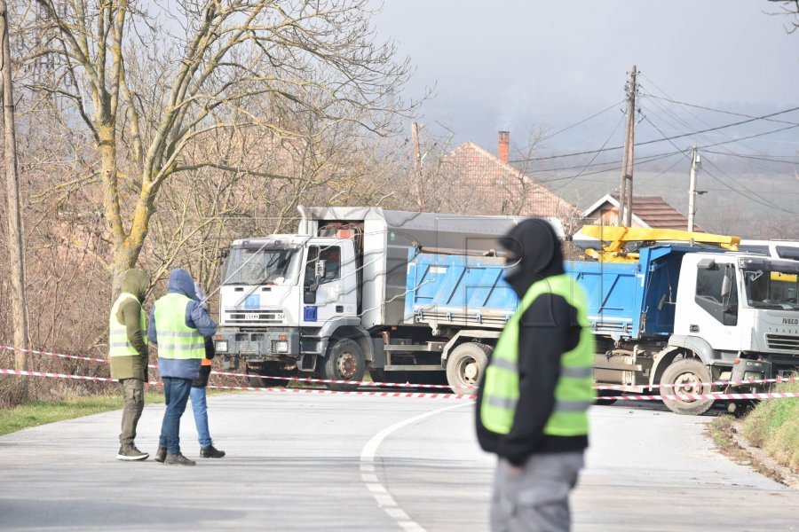 Dështon seanca fillestare për barrikadat në veri