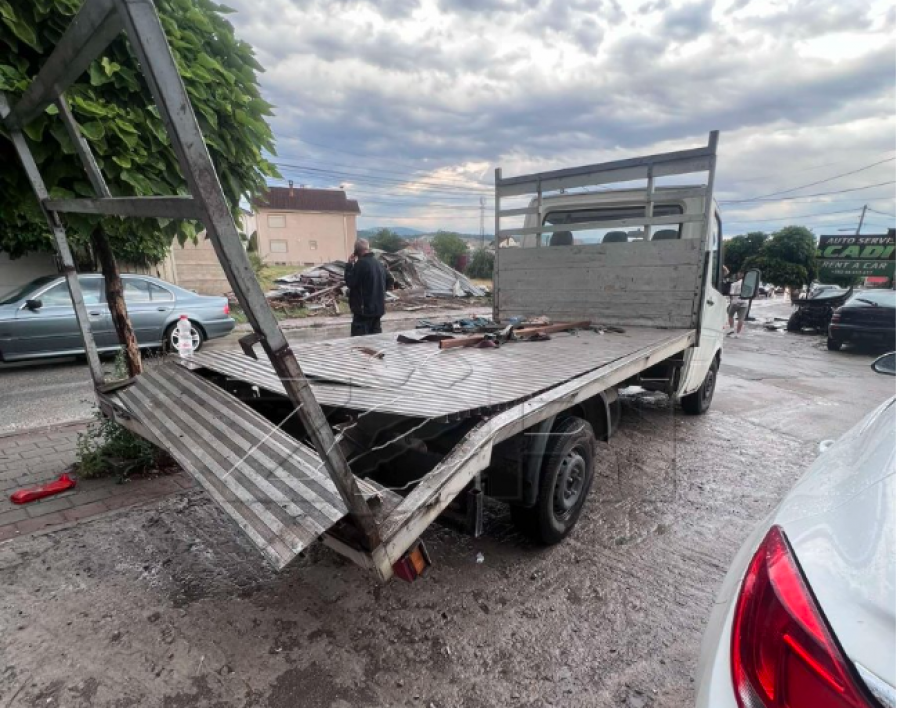 Erërat e forta shkaktojnë dëme në Velekincë të Gjilanit  dëmtohet një kamionetë