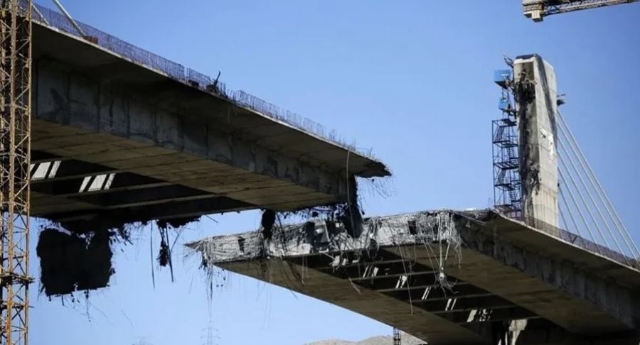 Trumpi paralajmëron Iranin: Nëse sulmon anije në Hormuz, do të bombardojmë ura dhe centrale