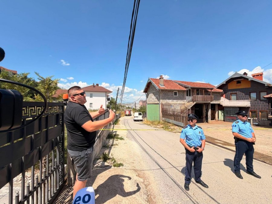 Rrënimi i shtëpisë në “Rrugën A” - policia ndalon vëllain e pronarit, ai akuzon Komunën për veprim pa vendim gjykate
