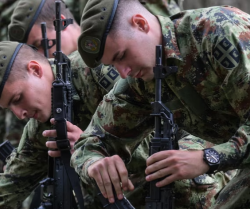 Shërbimi ushtarak në Ballkanin Perëndimor: Nga TikTok-u në kazermë