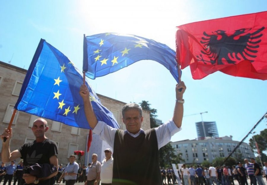 Shqipëria, një tjetër hap drejt integrimit