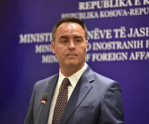 Kolonat e mërgimtarëve, Konjufca telefonon autoritetet kroate për zgjidhje