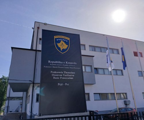Premtoi lopë, serra dhe terminë për viza - aktakuzë ndaj gruas në Pejë që përfitoi mbi 11 mijë euro