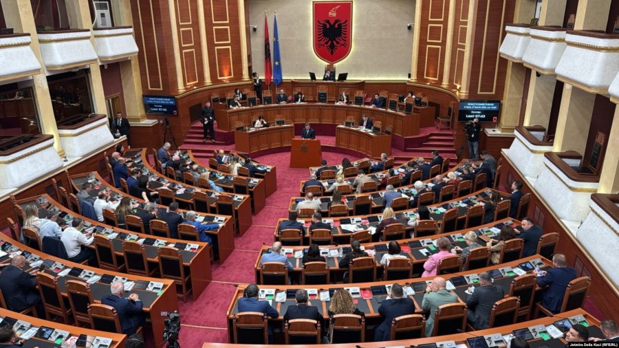 Huaja amerikane për ushtrinë ndez debat në Kuvendin e Shqipërisë