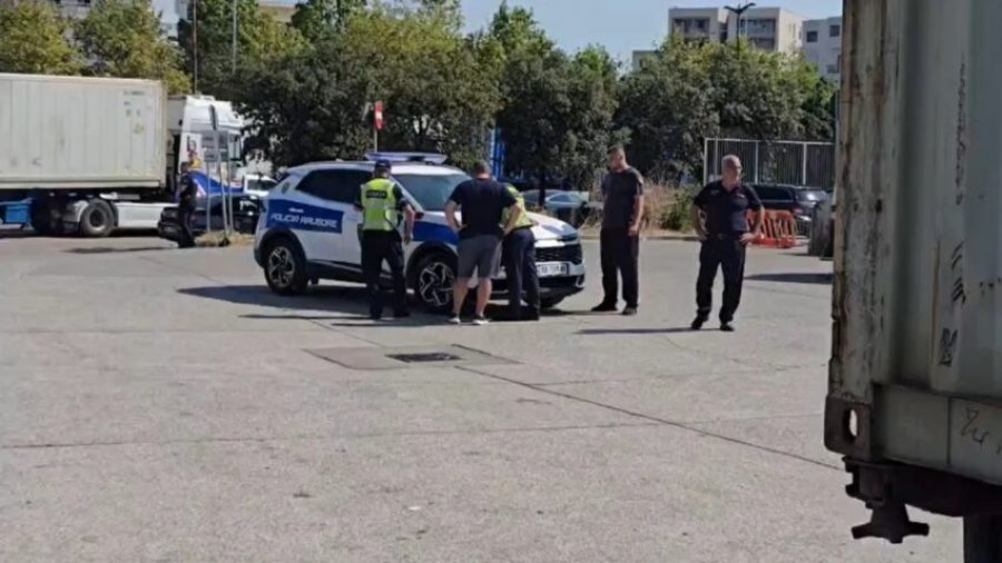 Vdes kamionisti nga Kosova që u aksidentua në Portin e Durrësit