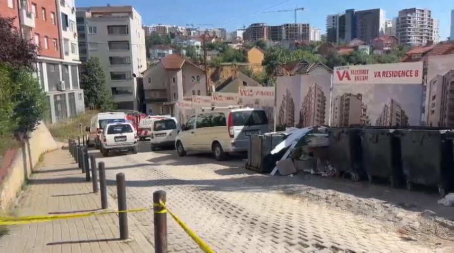 Rrëzohet një vinç në një punishte në  Lagjen e Spitalit  në Prishtinë  raportohet për të lënduar