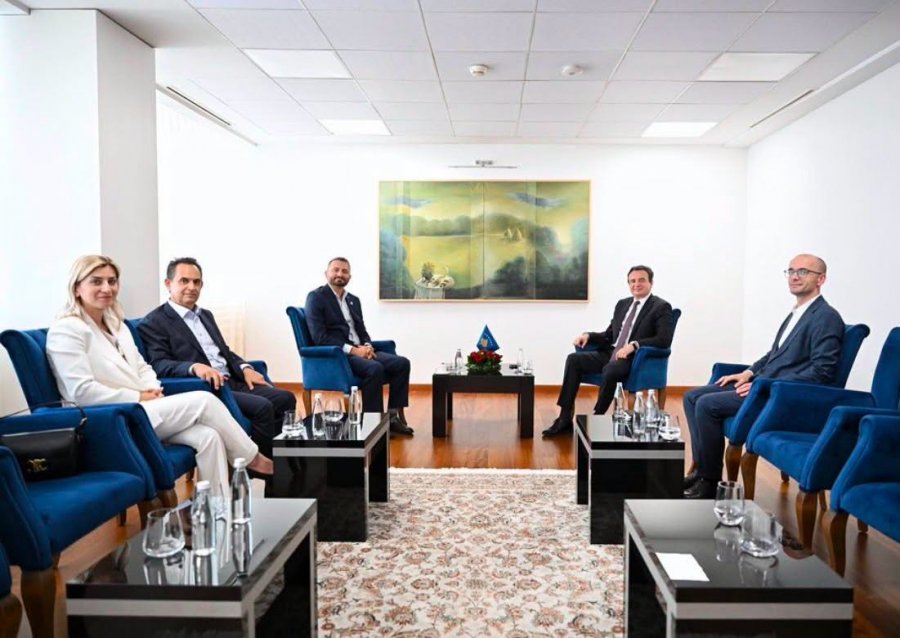 Delegacioni i shqiptarëve të Amerikës flet me Kurtin për gazin amerikan