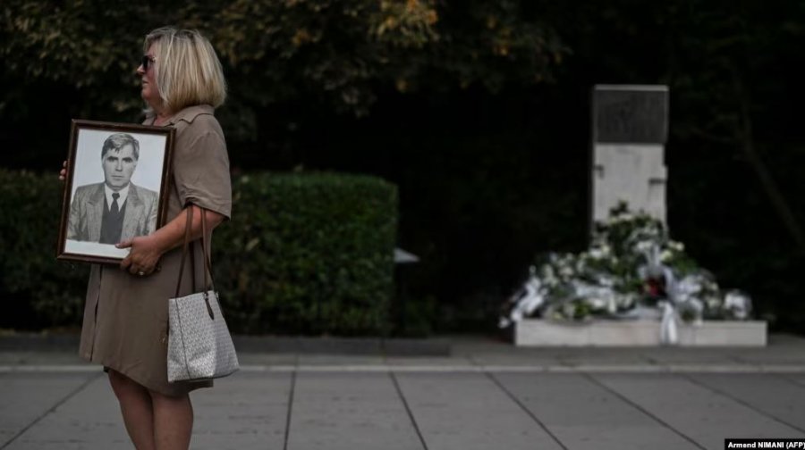  Lum ata që i gjetën familjarët   27 vjet pritje për vëllain e zhdukur