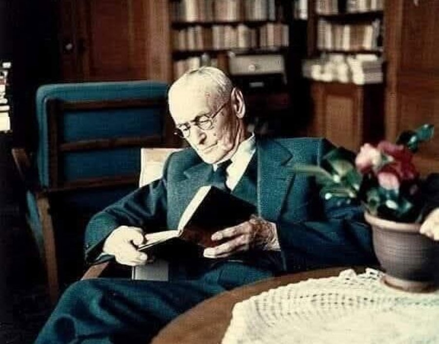 Hermann Hesse   Ai që di të dashurojë është i lumtur    filozofia e një jete me kuptim