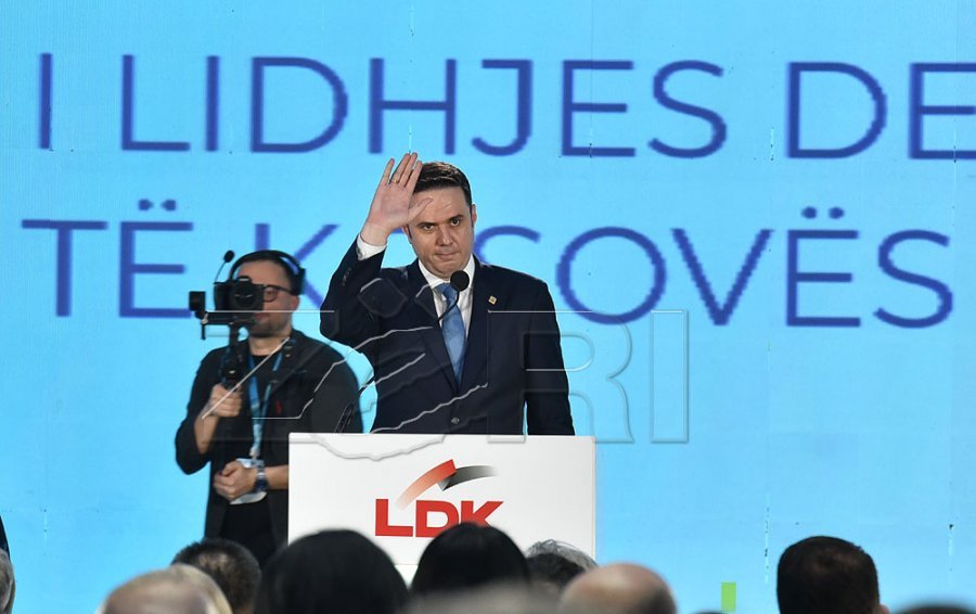 LIVE   Kuvendi i jashtëzakonshëm i LDK së  Abdixhiku  Kjo ditë nuk është e lehtë për mua  nuk kam qenë i përkryer as i pagabueshëm