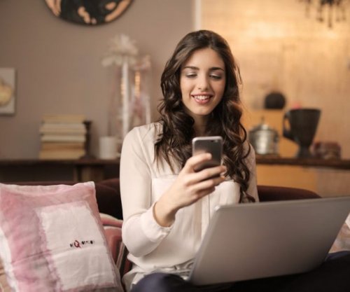 Sipas një studimi, përdorimi i internetit e rrit disponimin dhe lumturinë