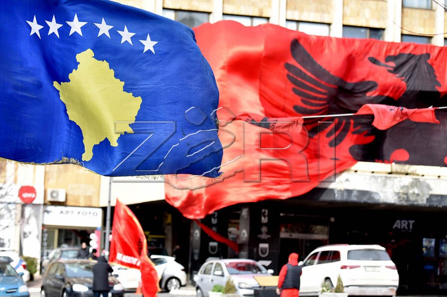 Shqipëria uron Kosovën për zgjedhjet  Hoxha  Presim formimin e institucioneve të reja