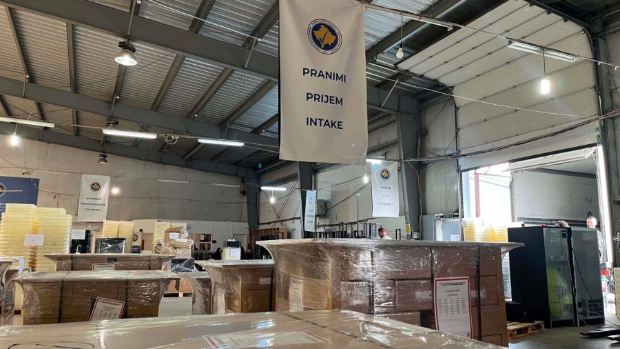Elezi: Mbi 1.6 milion fletëvotime gati për zgjedhje, të shtunën do të shpërndahen në qendra komunale