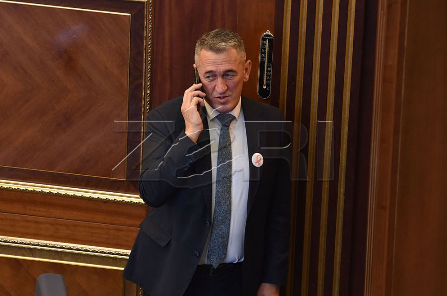 Rashiq: I njoftova ambasadat për presionin e Beogradit ndaj serbëve që nuk e përkrahin Listën serbe, por nuk mora përgjigje