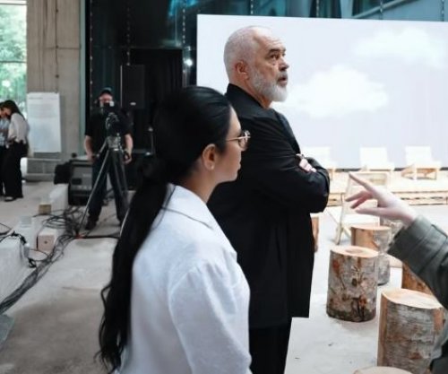 Edi Rama promovon festivalin ndërkombëtar “Bread & Heart’: Tirana në qendër të arkitekturës botërore [video]
