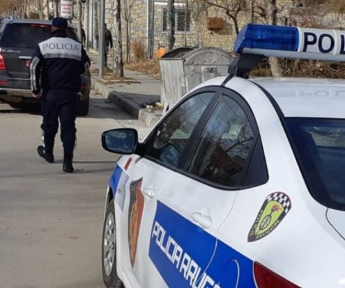 Ngjarje e rëndë në Tiranë, policit i vendoset thika në fyt, arrestohet autori