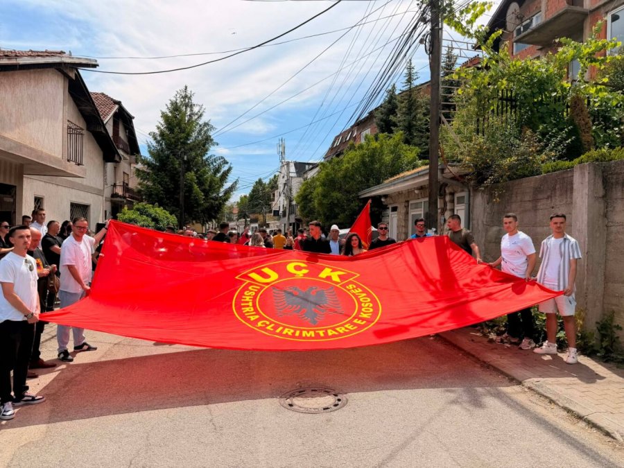  Gjuha shqipe nuk negociohet   studentët protestojnë para Ambasadës së Maqedonisë së Veriut në Kosovë