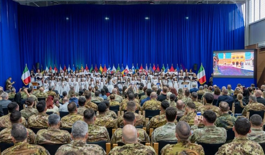 Përmes muzikës dhe vallëzimit  KFOR i italian promovon paqen në Kosovë