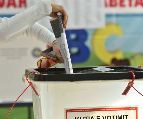 Ferizaj: Pensioneri ankohet se bashkëshortja që s’din shkrim e lexim s’mundi të votojë