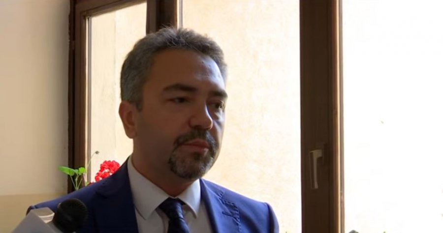 Nis votimi në Kosovë  Radoniqi u bën thirrje qytetarëve të shfrytëzojnë të drejtën e tyre