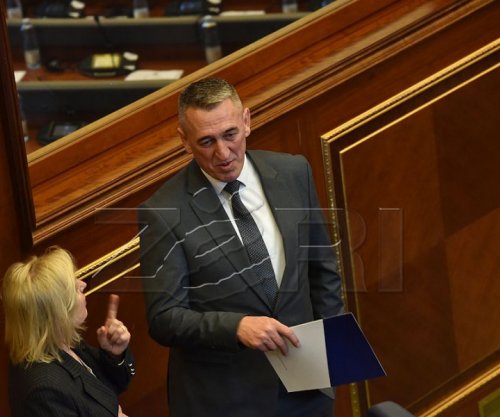 Lista Serbe dhe Rashiqi përplasen për një mandat