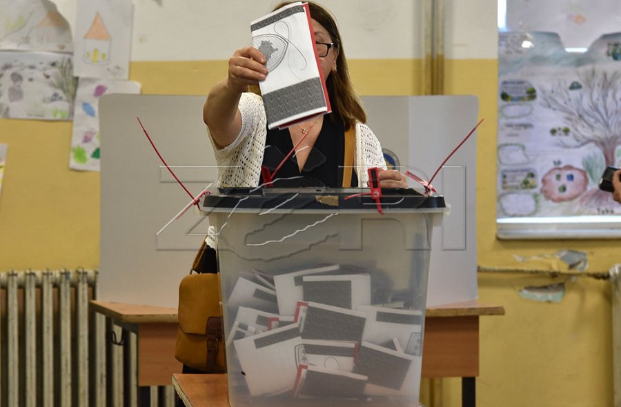Rast i pazakontë në një qendër votimi në Prishtinë  pjesëmarrja 100 